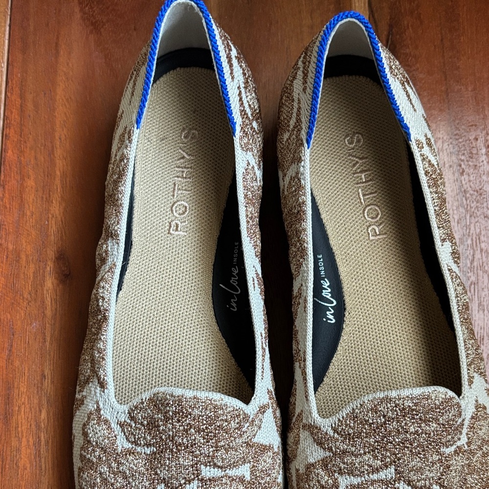 Rothy's lounge loafer in Gold Chantilly - Picture 3 of 10